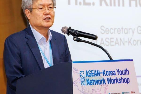 Secretary General Kim Hae-yong of the ASEAN-Korea Center delivers his opening remarks during the 2023 ASEAN-Korea Youth Network Workshop. ASEAN-Korea Center